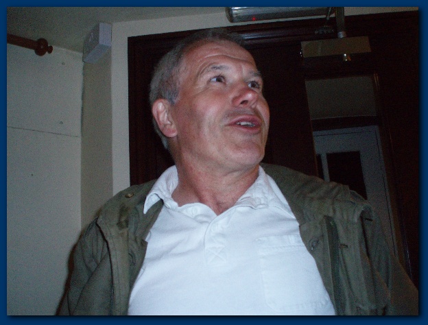 600x449 pixels (105K)